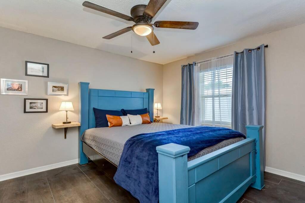 Driftwood Castle Urban Oasis With Firepit Near Convention Center And Amalie Arena, Room For 6 Tampa Exterior photo